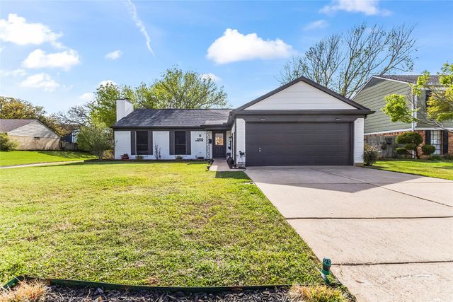 3906 Castlehill Court, Arlington, TX 76016