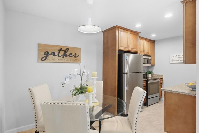 1945 Mount Vernon Court 5, Mountain View, CA 94040