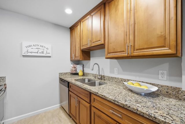1945 Mount Vernon Court 5, Mountain View, CA 94040