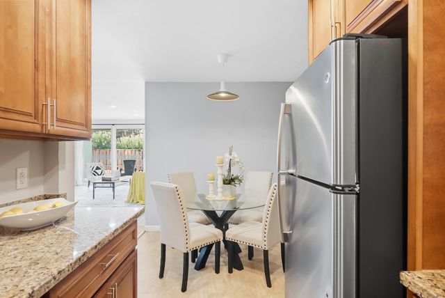 1945 Mount Vernon Court 5, Mountain View, CA 94040