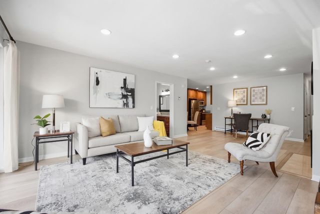 1945 Mount Vernon Court 5, Mountain View, CA 94040