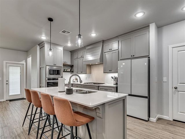 2916 SE 24th Street, Moore, OK 73160