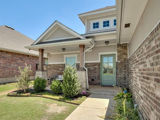 2916 SE 24th Street, Moore, OK 73160