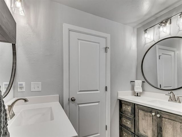 2916 SE 24th Street, Moore, OK 73160