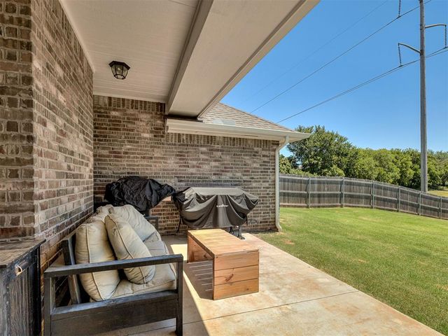 2916 SE 24th Street, Moore, OK 73160
