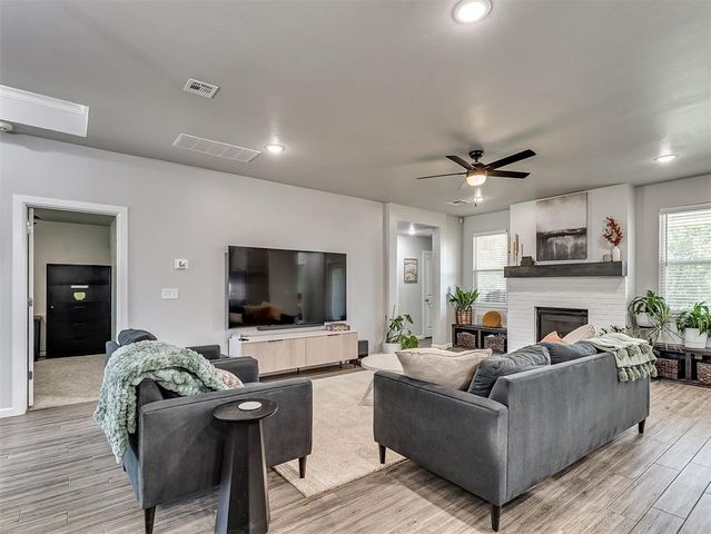 2916 SE 24th Street, Moore, OK 73160