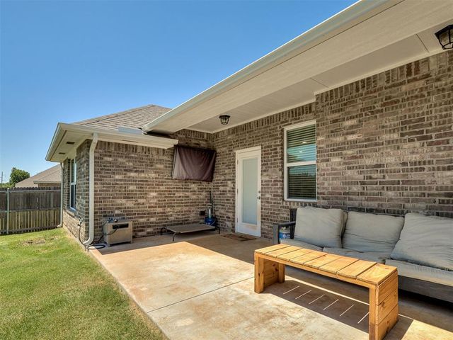 2916 SE 24th Street, Moore, OK 73160