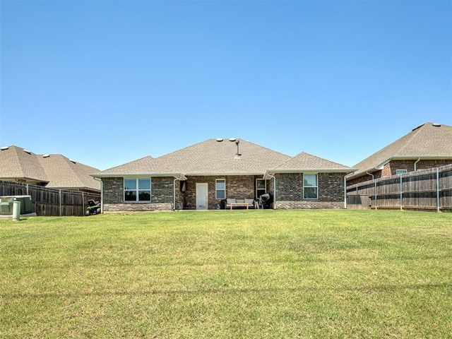 2916 SE 24th Street, Moore, OK 73160