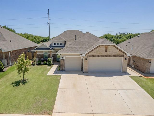 2916 SE 24th Street, Moore, OK 73160