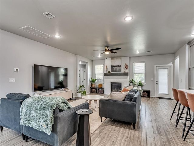 2916 SE 24th Street, Moore, OK 73160