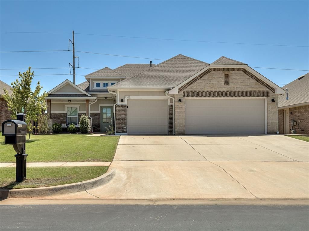 2916 SE 24th Street, Moore, OK 73160