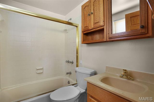 11426 Ortega Drive, Hazelwood, MO 63138