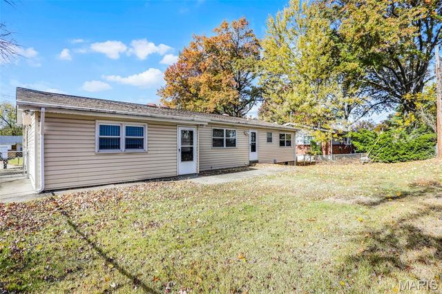 11426 Ortega Drive, Hazelwood, MO 63138