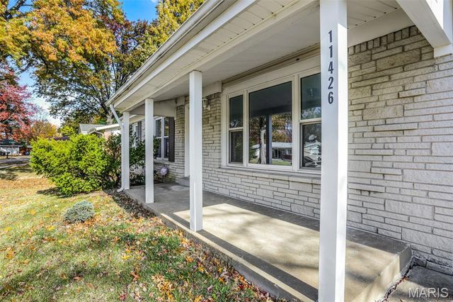 11426 Ortega Drive, Hazelwood, MO 63138