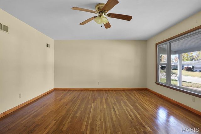 11426 Ortega Drive, Hazelwood, MO 63138