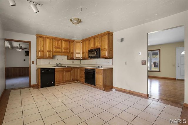 11426 Ortega Drive, Hazelwood, MO 63138