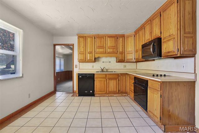 11426 Ortega Drive, Hazelwood, MO 63138