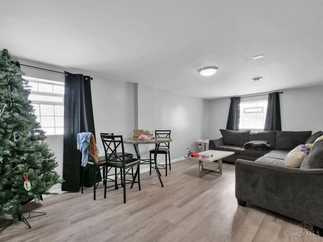 857 Steffen Avenue, Cincinnati, OH 45215