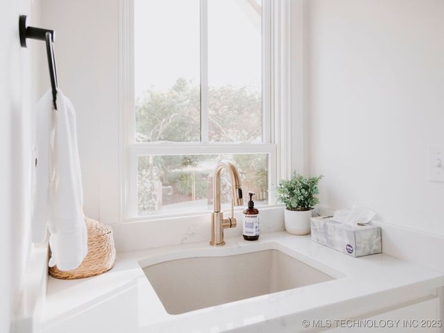 34 Firefly Lane, Carlton Landing, OK 74432