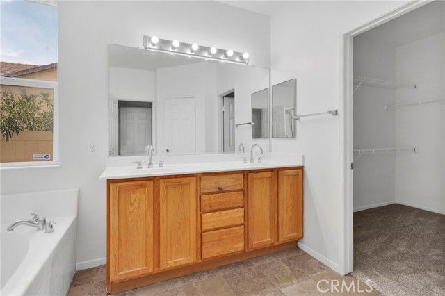 11843 Desert Glen, Adelanto, CA 92301