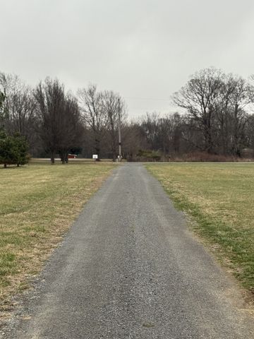 621 Cook Rd, Portland, TN 37148