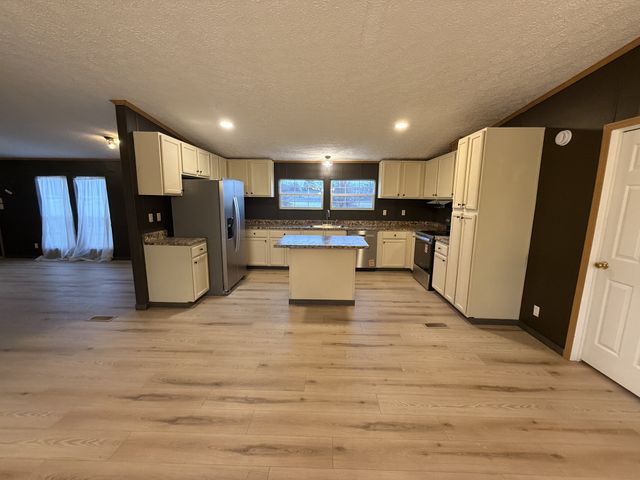 621 Cook Rd, Portland, TN 37148