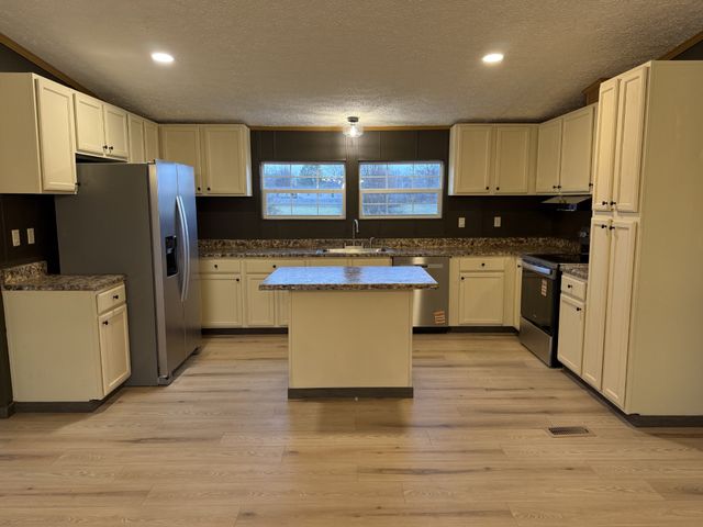 621 Cook Rd, Portland, TN 37148