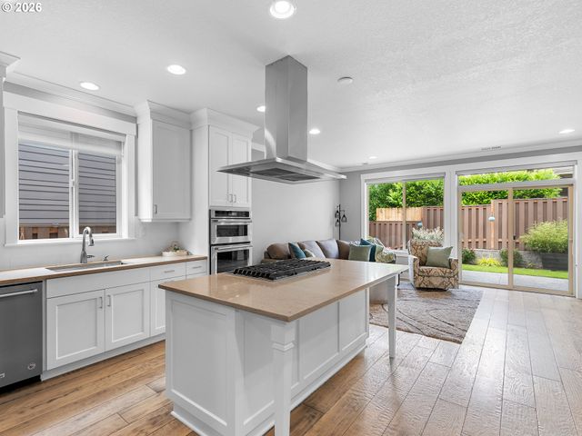 12419 Nw MILLFORD St, Portland, OR 97229