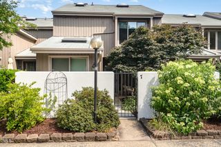 7 Weybridge Place, Chapel Hill, NC 27517