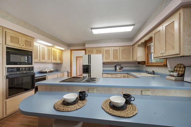 5286 COUNTY ROAD N, Oconto, WI 54153