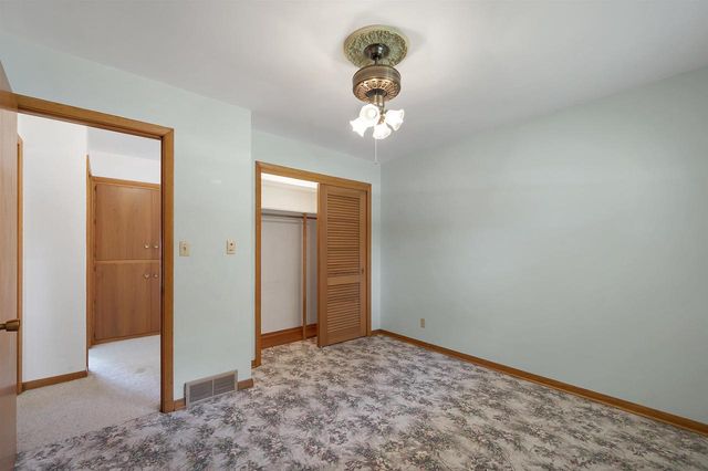 5286 COUNTY ROAD N, Oconto, WI 54153