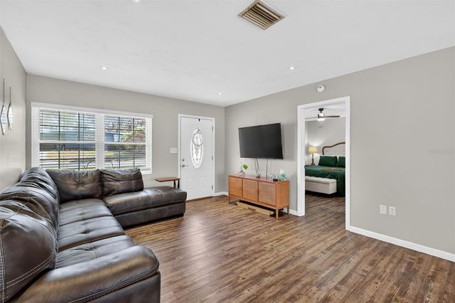 1219 OAK DR., Leesburg, FL 34748