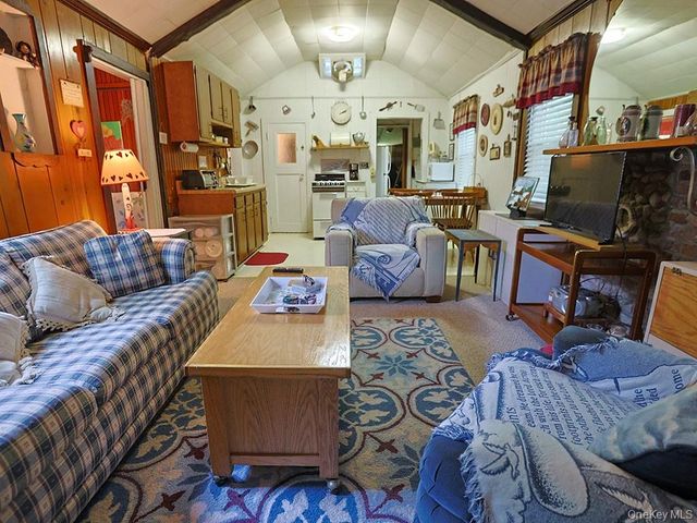 4 Spruce Street E, Wurtsboro, NY 12790
