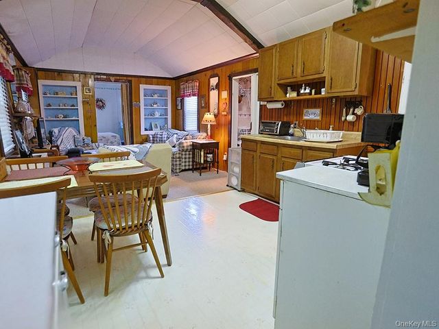 4 Spruce Street E, Wurtsboro, NY 12790