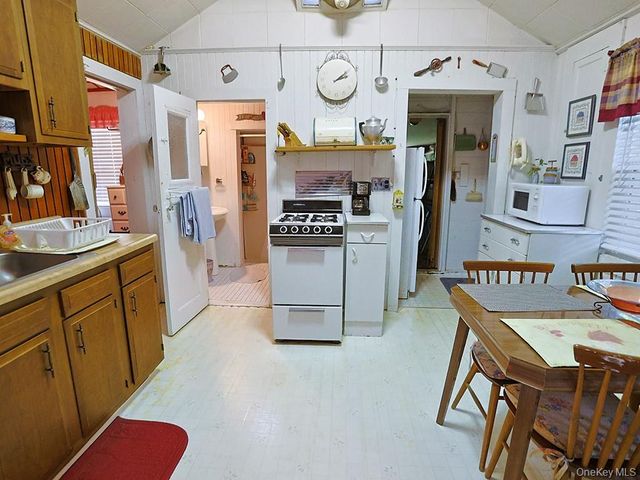 4 Spruce Street E, Wurtsboro, NY 12790