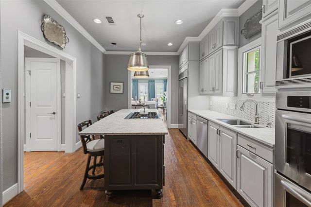 2605 Museum Way, Fort Worth, TX 76107