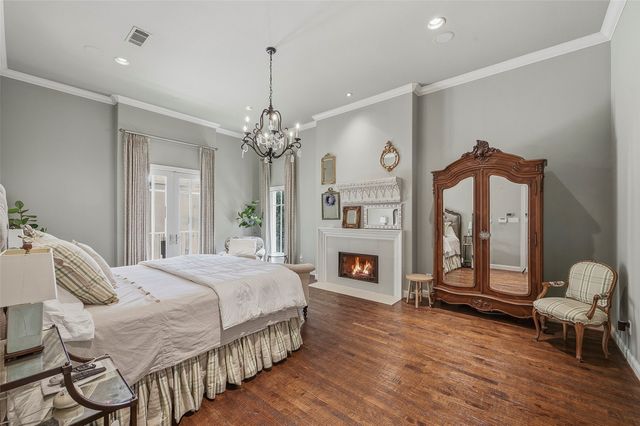 2605 Museum Way, Fort Worth, TX 76107