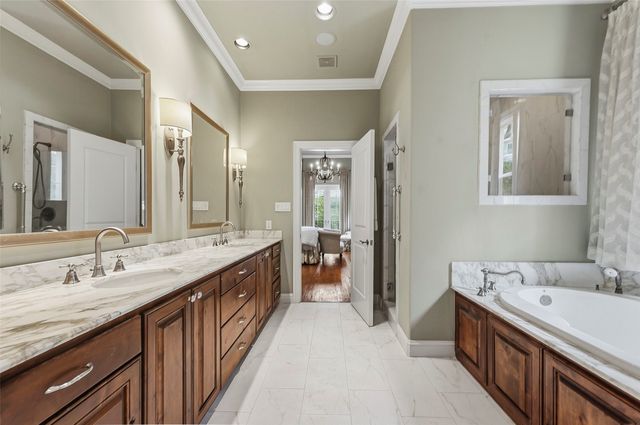2605 Museum Way, Fort Worth, TX 76107