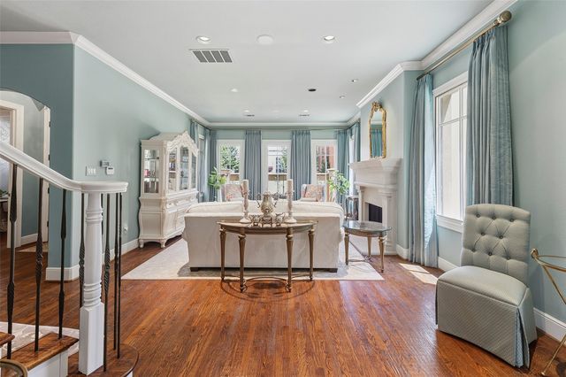 2605 Museum Way, Fort Worth, TX 76107
