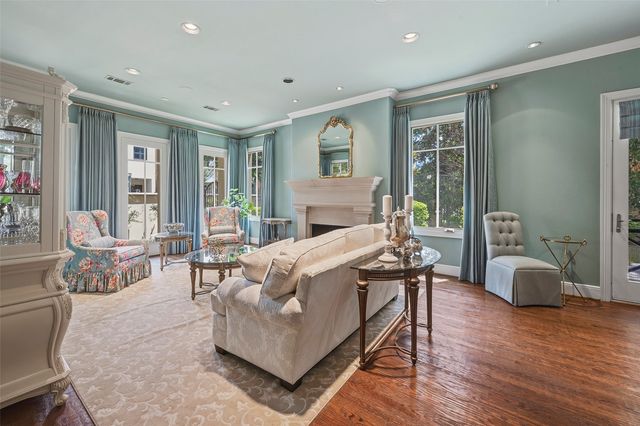 2605 Museum Way, Fort Worth, TX 76107