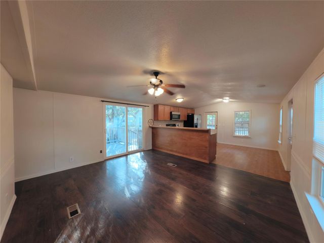 1504 Citation CIR A, Del Valle, TX 78617