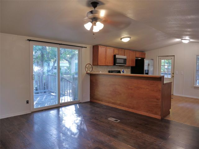 1504 Citation CIR A, Del Valle, TX 78617