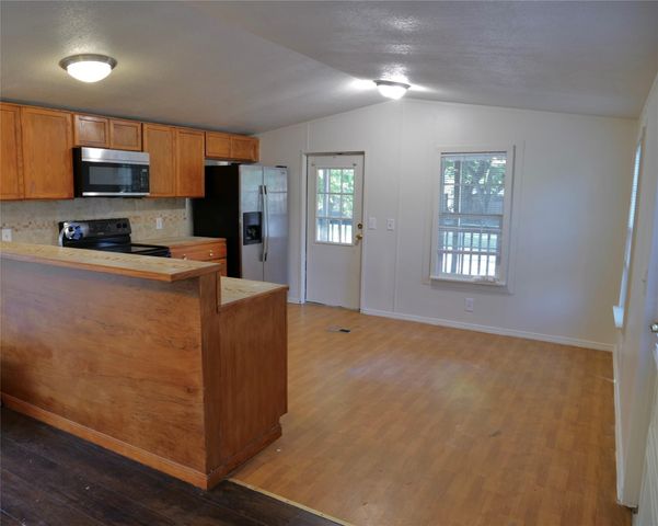 1504 Citation CIR A, Del Valle, TX 78617