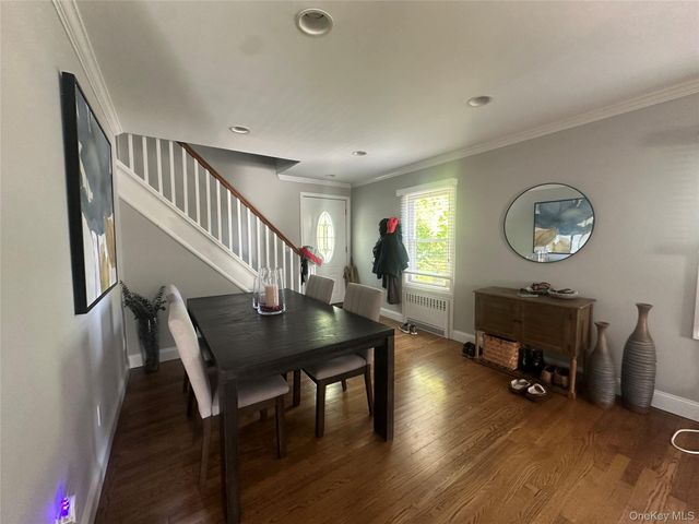 15 Barlow Avenue 2, Glen Cove, NY 11542