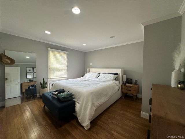 15 Barlow Avenue 2, Glen Cove, NY 11542