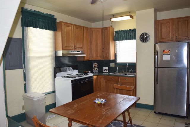 210 Leslie Avenue, Evansville, IN 47712