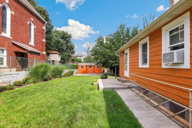 13157 Greenwood Avenue, Blue Island, IL 60406