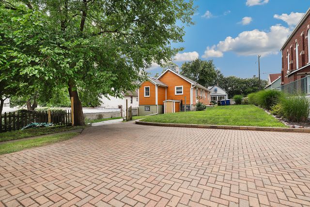 13157 Greenwood Avenue, Blue Island, IL 60406