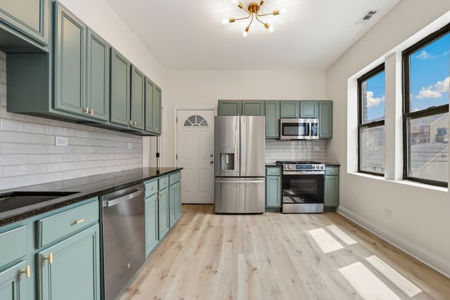 1449 N Ashland Avenue 2R, Chicago, IL 60622
