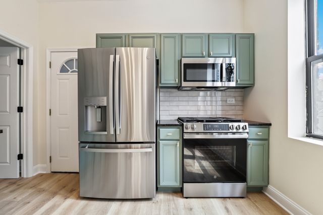 1449 N Ashland Avenue 2R, Chicago, IL 60622